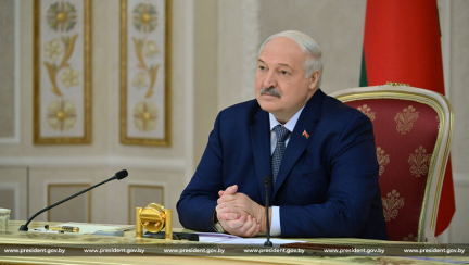 «Проговариваем пока шепотом, что мы полмиллиарда долларов товарооборот должны иметь». А. Лукашенко провел встречу с губернатором Ярославской области России