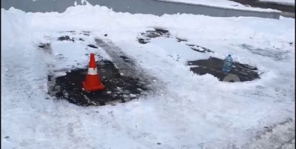 «Парковочная война». Белорусы спорят в соцсетях, законно ли «приватизировать» расчищенное от снега место