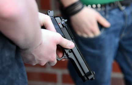 Можно ли использовать пневматическое оружие для самообороны, рассказали в милиции