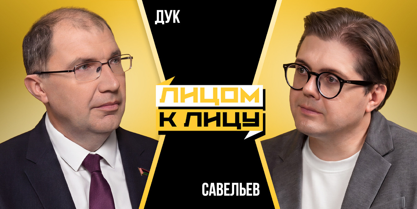 Ведущий Павел Савельев берет интервью у ректора Академии управления при Президенте Дениса Дука: День народного единства, история, учитель против нейросетей