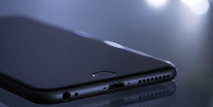 Что делать, если телефон упал в ванну с водой