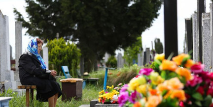 Можно ли шутить и смеяться на кладбище: задали вопрос священнику перед Радоницей