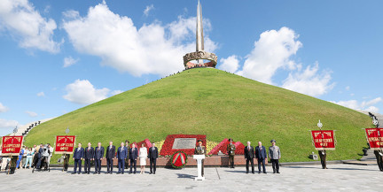 Торжества по случаю Дня Независимости проходят на Кургане Славы