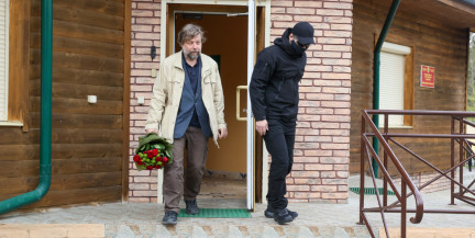 «Здесь все безопасно». Александр Бутягин дал интервью после обмена на границе Беларуси и Польши