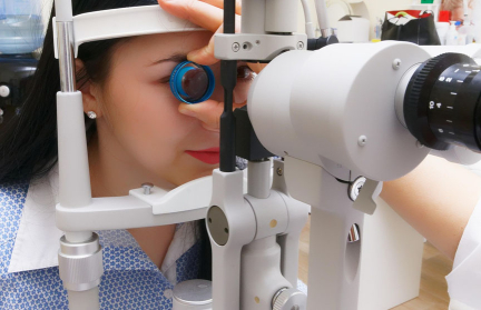 Где лучше лечить болезни глаз: за границей или в Беларуси. Офтальмолог ответил на вопрос