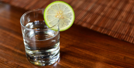 Так ли полезна вода с лимоном, сколько нужно пить при похудении: задали вопросы диетологу