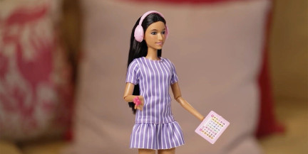 Mattel выпустила первую куклу Барби с аутизмом