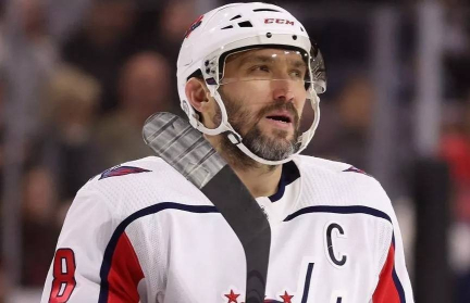 Федеральная налоговая служба РФ заблокировала счета хоккеиста Овечкина