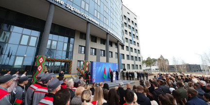 Лукашенко поручил сделать столичную медицину доступной и для жителей регионов