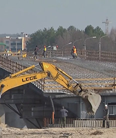 Строительство моста через Сож ведется круглосуточно: когда сдадут объект – в репортаже ОНТ