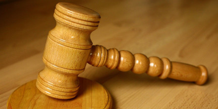 Штраф до 1 350 рублей: водителей будут наказывать за обливание пешеходов из лужи