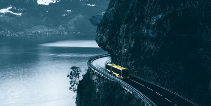 Автобус с пассажирами упал в реку в Бангладеш