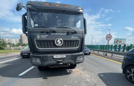 Непредоставление преимущества привело к ДТП на МКАД (ВИДЕО)