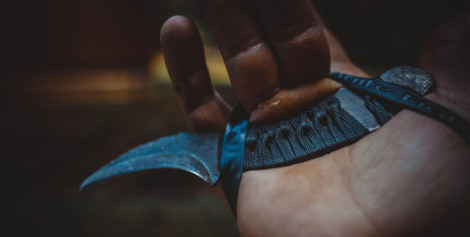 Голую девушку с колото-резаными ранами нашли мертвой в Москве