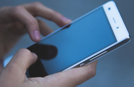 Суд позволил распространять интимные фото женщины без ее разрешения