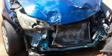 Автослесарь-бесправник угнал машину клиентки и устроил массовое ДТП