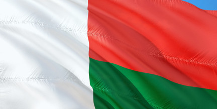 На президента Мадагаскара и его супругу совершено покушение