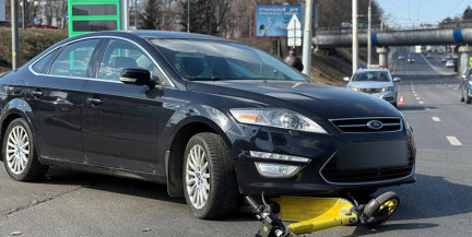 Девушка на электросамокате попала под авто в Минске