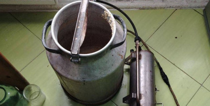 Гнал для себя, ведь покупать накладно. На Гродненщине поймали самогонщика