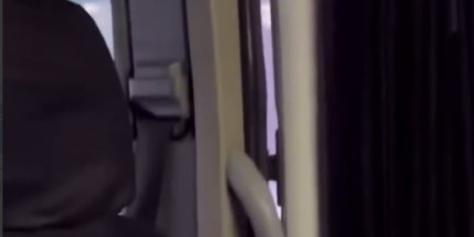 Маршрутчик перевозил по трассе пассажиров с открытой дверью – что было дальше