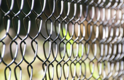 Отец и сын исчезли в тоннелях бывшего концлагеря: спасатели ведут поиски