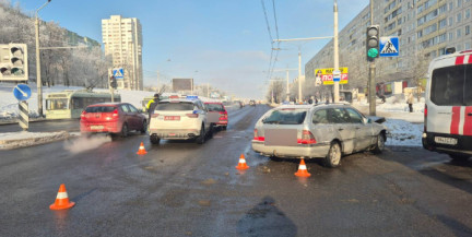 В Минске произошло ДТП на проспекте Рокоссовского с участием Volkswagen и Mercedes