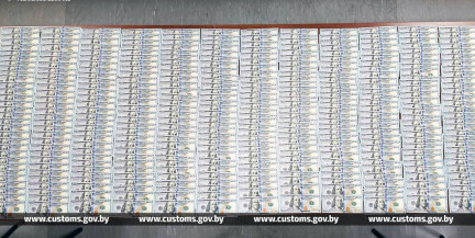 Украинец пытался вывезти валюту в автобусе в Польшу: возбуждено уголовное дело