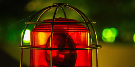 В Крыму во время учебно-тренировочного полета рухнул истребитель Су-30