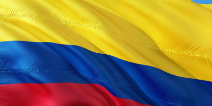 Пассажирский самолет American Airlines обстреляли в Колумбии во время посадки – ABC