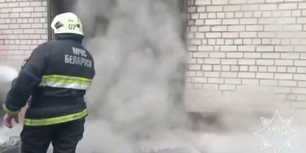 МЧС потушил пожар на СТО в Минске: пострадавших нет