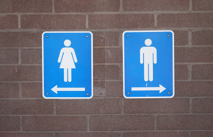 Полицейский в Японии снимал женщин скрытой камерой в туалете