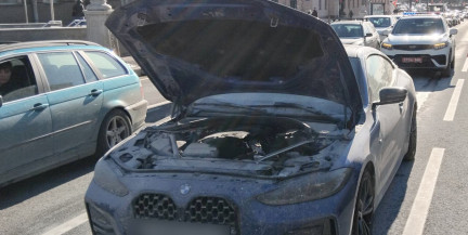 В Минске на проспекте Независимости загорелся автомобиль