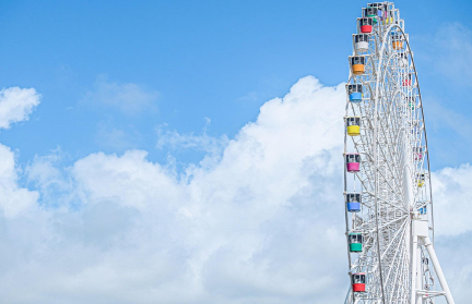 Аттракцион с людьми рухнул с высоты в Саудовской Аравии