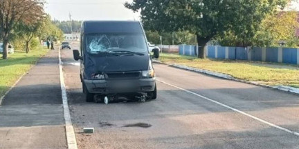 В Ельске водитель электровелосипеда погиб в ДТП с микроавтобусом