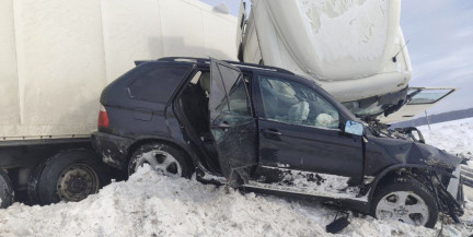 В Речицком районе грузовик врезался в легковушку: два человека в больнице