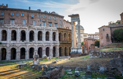 В центре Рима обрушилась историческая башня: что известно
