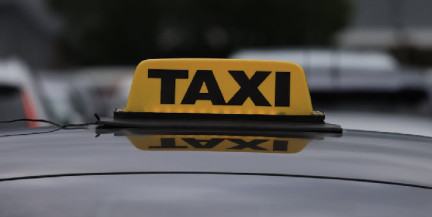 Таксист ударил пассажира из‑за отрыжки, сделанной в машине