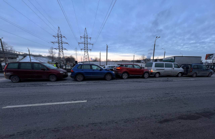 Пять машин попали в аварию на МКАД