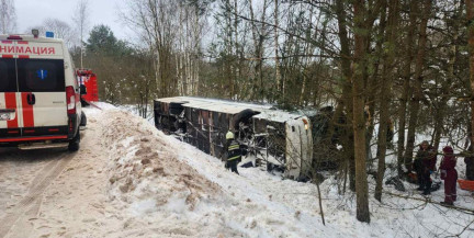 Автобус с пассажирами опрокинулся в результате ДТП на Минщине