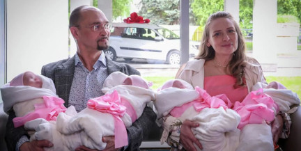 Четверняшек, которые родились в Петербурге, выписали из роддома