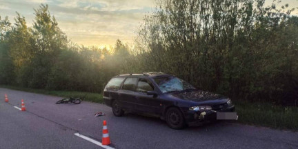Женщина-велосипедист не пропустила автомобиль и попала в больницу