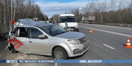 Водитель КАМАЗа отвлекся от дороги и врезался в легковушку в Житковичском районе