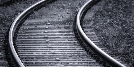 Сошли с рельсов семь вагонов пассажирского поезда Челябинск-Москва