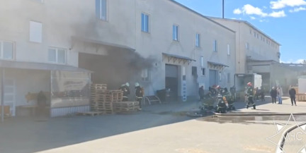 В Минском районе загорелся склад: пострадал работник, пытавшийся потушить пожар