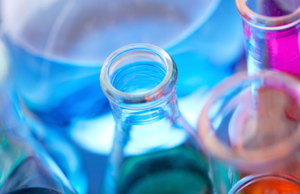 Неизвестный облил кислотой американку из-за ее волонтерской деятельности