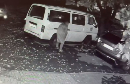 В Минске пенсионерка шилом проколола четыре колеса в авто, который мешал ей пройти