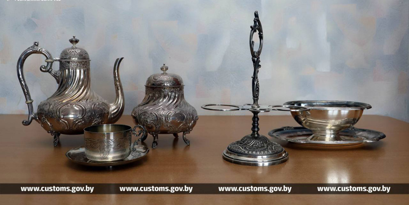 Посуда, конфискованная на границе с Польшей у супружеской пары