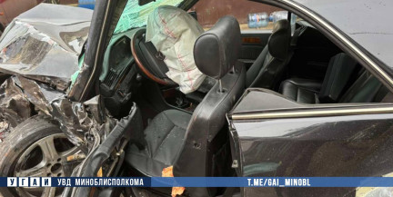 Смертельное ДТП в Минском районе: Mercedes врезался в припаркованные авто