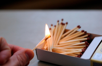 Пьяный минчанин поджег мусорные контейнеры и оказался на скамье подсудимых