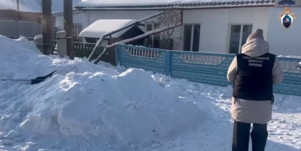 10-летняя девочка погибла в пригороде Красноярска, играя в снежном сугробе